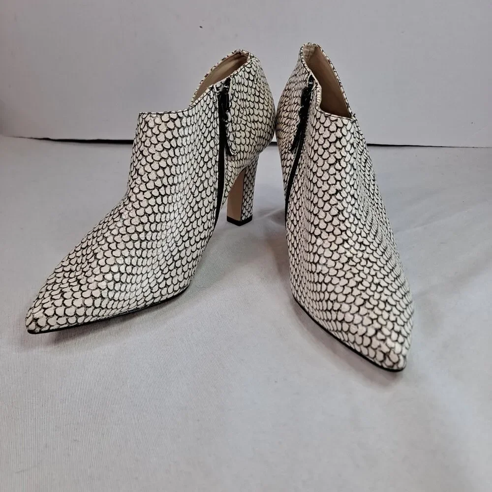 Cole Haan Vestry Pointed Toe Pump Bootie Womens Sz 9B Snake Embossed Leather